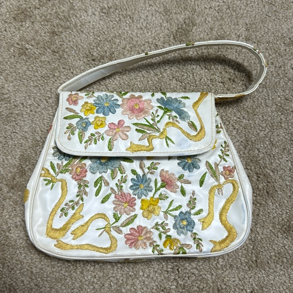 Floral Embroidered White Handbag